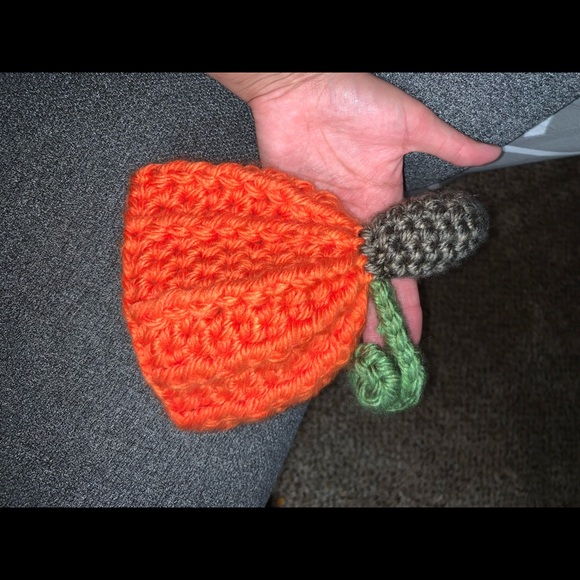 Orange pumpkin beanie - Picture 2 of 3